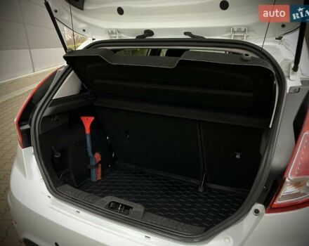 Белый Форд Фиеста, объемом двигателя 1 л и пробегом 96 тыс. км за 8900 $, фото 8 на Automoto.ua