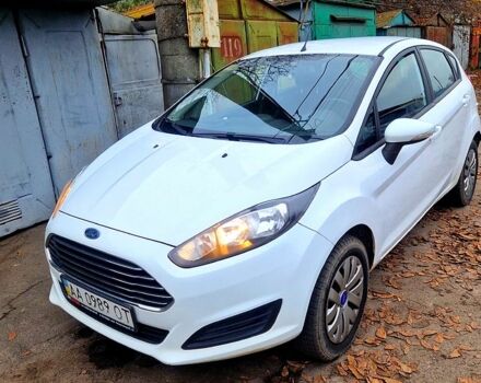 Белый Форд Фиеста, объемом двигателя 1 л и пробегом 130 тыс. км за 7500 $, фото 1 на Automoto.ua