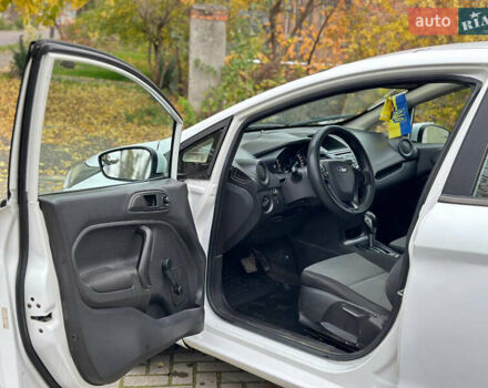 Белый Форд Фиеста, объемом двигателя 1.6 л и пробегом 280 тыс. км за 5800 $, фото 4 на Automoto.ua