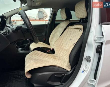 Форд Фієста 2015 у Києві на Automoto.ua Білий Форд Фієста, об'ємом двигуна 1 л та пробігом 159 тис. км за 6690 $, фото 8 на Automoto.ua