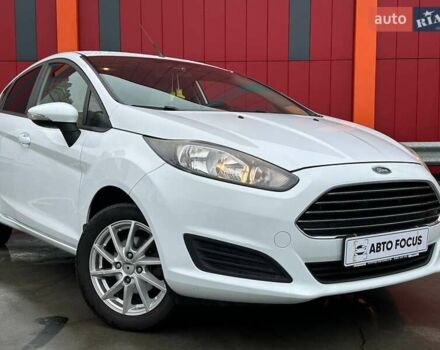 Форд Фієста 2015 у Києві на Automoto.ua Білий Форд Фієста, об'ємом двигуна 1 л та пробігом 159 тис. км за 6690 $, фото 1 на Automoto.ua