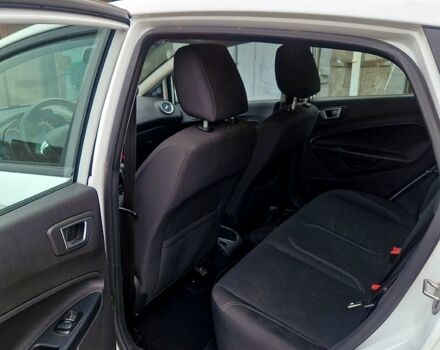 Белый Форд Фиеста, объемом двигателя 1 л и пробегом 130 тыс. км за 7500 $, фото 8 на Automoto.ua