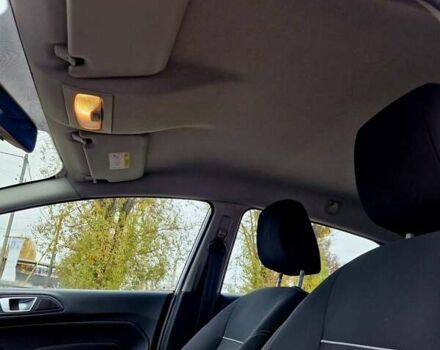 Белый Форд Фиеста, объемом двигателя 1 л и пробегом 182 тыс. км за 7500 $, фото 4 на Automoto.ua