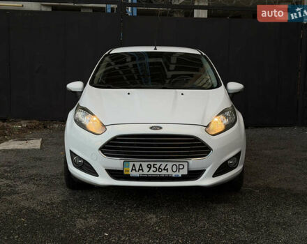 Белый Форд Фиеста, объемом двигателя 1 л и пробегом 134 тыс. км за 5300 $, фото 1 на Automoto.ua