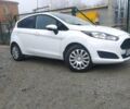 Белый Форд Фиеста, объемом двигателя 1 л и пробегом 50 тыс. км за 10000 $, фото 1 на Automoto.ua