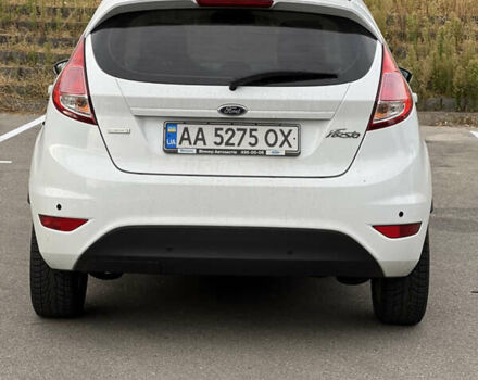 Білий Форд Фієста, об'ємом двигуна 1 л та пробігом 85 тис. км за 10500 $, фото 4 на Automoto.ua