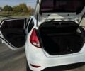 Белый Форд Фиеста, объемом двигателя 1 л и пробегом 72 тыс. км за 8000 $, фото 3 на Automoto.ua