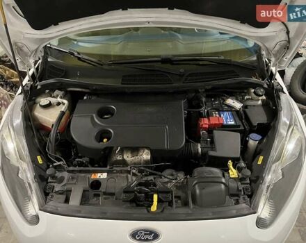 Белый Форд Фиеста, объемом двигателя 1.5 л и пробегом 138 тыс. км за 8500 $, фото 16 на Automoto.ua