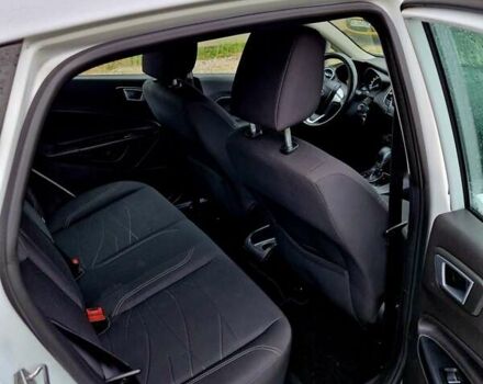 Белый Форд Фиеста, объемом двигателя 1 л и пробегом 130 тыс. км за 7000 $, фото 11 на Automoto.ua