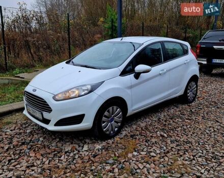 Білий Форд Фієста, об'ємом двигуна 1 л та пробігом 182 тис. км за 6600 $, фото 1 на Automoto.ua
