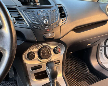 Белый Форд Фиеста, объемом двигателя 1.6 л и пробегом 120 тыс. км за 7500 $, фото 19 на Automoto.ua