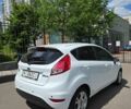 Білий Форд Фієста, об'ємом двигуна 1 л та пробігом 81 тис. км за 8700 $, фото 15 на Automoto.ua