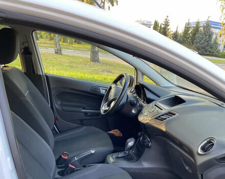 Белый Форд Фиеста, объемом двигателя 1 л и пробегом 88 тыс. км за 7800 $, фото 5 на Automoto.ua