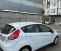 Белый Форд Фиеста, объемом двигателя 1 л и пробегом 164 тыс. км за 7800 $, фото 3 на Automoto.ua