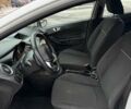 Белый Форд Фиеста, объемом двигателя 1 л и пробегом 60 тыс. км за 6999 $, фото 4 на Automoto.ua