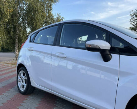 Белый Форд Фиеста, объемом двигателя 1.6 л и пробегом 177 тыс. км за 7500 $, фото 3 на Automoto.ua