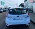 Білий Форд Фієста, об'ємом двигуна 1 л та пробігом 57 тис. км за 9887 $, фото 5 на Automoto.ua
