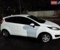Белый Форд Фиеста, объемом двигателя 1 л и пробегом 130 тыс. км за 7800 $, фото 3 на Automoto.ua
