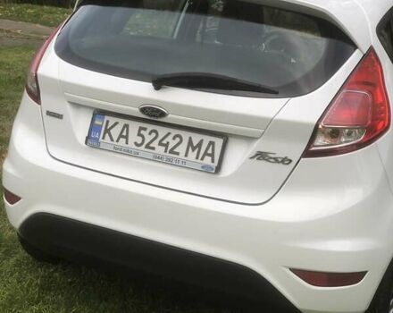 Форд Фієста 2015 у Києві на Automoto.ua Білий Форд Фієста, об'ємом двигуна 1 л та пробігом 165 тис. км за 6500 $, фото 1 на Automoto.ua