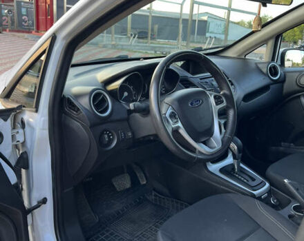 Белый Форд Фиеста, объемом двигателя 1.6 л и пробегом 177 тыс. км за 7500 $, фото 10 на Automoto.ua