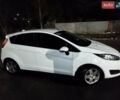 Белый Форд Фиеста, объемом двигателя 1 л и пробегом 130 тыс. км за 7800 $, фото 3 на Automoto.ua