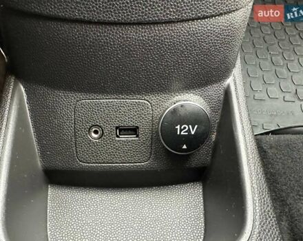 Форд Фієста 2015 у Києві на Automoto.ua Білий Форд Фієста, об'ємом двигуна 1 л та пробігом 159 тис. км за 6690 $, фото 17 на Automoto.ua