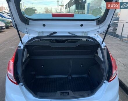 Білий Форд Фієста, об'ємом двигуна 1 л та пробігом 57 тис. км за 9887 $, фото 15 на Automoto.ua