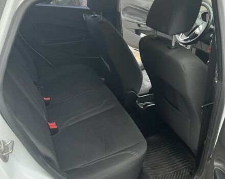 Білий Форд Фієста, об'ємом двигуна 1 л та пробігом 165 тис. км за 6900 $, фото 11 на Automoto.ua