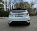 Білий Форд Фієста, об'ємом двигуна 1 л та пробігом 81 тис. км за 8700 $, фото 3 на Automoto.ua
