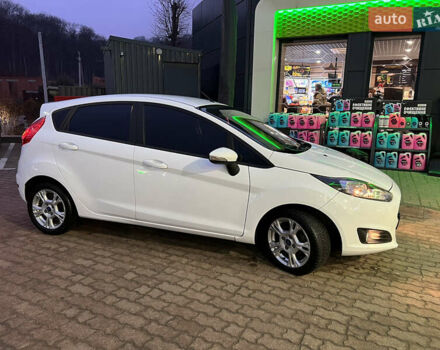 Белый Форд Фиеста, объемом двигателя 1 л и пробегом 80 тыс. км за 9600 $, фото 4 на Automoto.ua