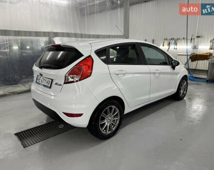 Белый Форд Фиеста, объемом двигателя 1 л и пробегом 90 тыс. км за 8500 $, фото 2 на Automoto.ua