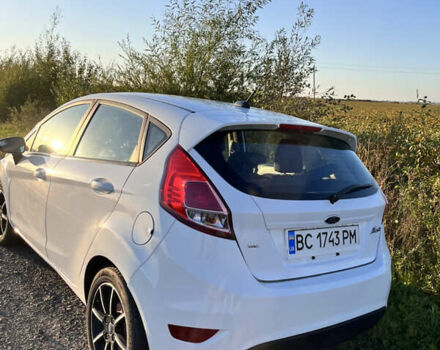 Белый Форд Фиеста, объемом двигателя 1.6 л и пробегом 120 тыс. км за 7500 $, фото 3 на Automoto.ua