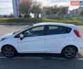Білий Форд Фієста, об'ємом двигуна 1 л та пробігом 107 тис. км за 7000 $, фото 5 на Automoto.ua