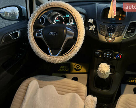 Белый Форд Фиеста, объемом двигателя 1 л и пробегом 120 тыс. км за 8300 $, фото 9 на Automoto.ua