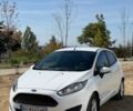 Белый Форд Фиеста, объемом двигателя 1 л и пробегом 120 тыс. км за 5700 $, фото 1 на Automoto.ua