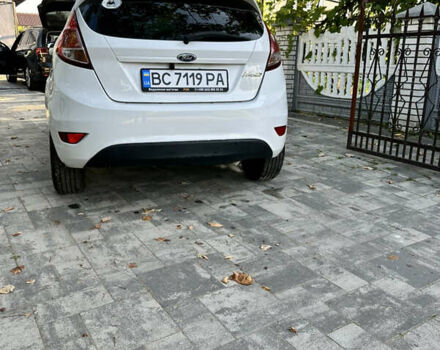Білий Форд Фієста, об'ємом двигуна 1.6 л та пробігом 89 тис. км за 8750 $, фото 9 на Automoto.ua