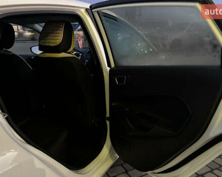 Белый Форд Фиеста, объемом двигателя 1 л и пробегом 120 тыс. км за 8300 $, фото 20 на Automoto.ua