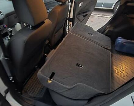 Белый Форд Фиеста, объемом двигателя 1.24 л и пробегом 63 тыс. км за 9900 $, фото 12 на Automoto.ua