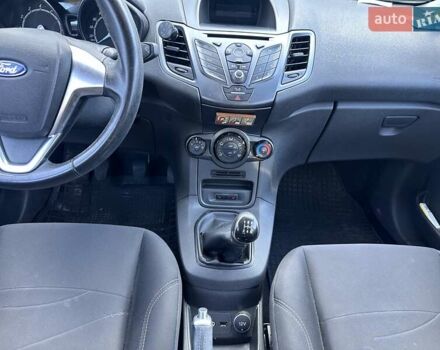 Білий Форд Фієста, об'ємом двигуна 1 л та пробігом 147 тис. км за 6000 $, фото 7 на Automoto.ua