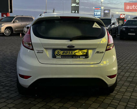 Белый Форд Фиеста, объемом двигателя 1 л и пробегом 120 тыс. км за 8300 $, фото 5 на Automoto.ua