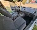 Білий Форд Фієста, об'ємом двигуна 1 л та пробігом 130 тис. км за 1950 $, фото 2 на Automoto.ua