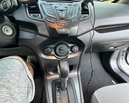 Білий Форд Фієста, об'ємом двигуна 1.6 л та пробігом 89 тис. км за 8750 $, фото 27 на Automoto.ua