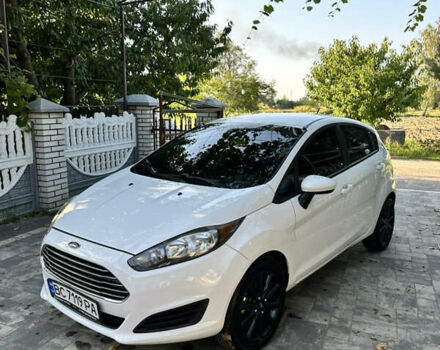 Білий Форд Фієста, об'ємом двигуна 1.6 л та пробігом 89 тис. км за 8750 $, фото 1 на Automoto.ua