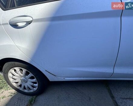 Білий Форд Фієста, об'ємом двигуна 1 л та пробігом 147 тис. км за 6000 $, фото 24 на Automoto.ua