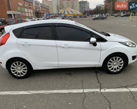 Белый Форд Фиеста, объемом двигателя 1.24 л и пробегом 212 тыс. км за 6500 $, фото 1 на Automoto.ua