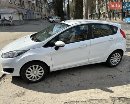 Форд Фиеста 2016 в Днепре (Днепропетровске) на Automoto.ua Белый Форд Фиеста, объемом двигателя 1.24 л и пробегом 160 тыс. км за 6199 $, фото 1 на Automoto.ua