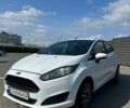 Белый Форд Фиеста, объемом двигателя 1 л и пробегом 147 тыс. км за 6200 $, фото 1 на Automoto.ua