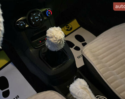 Белый Форд Фиеста, объемом двигателя 1 л и пробегом 120 тыс. км за 8300 $, фото 12 на Automoto.ua