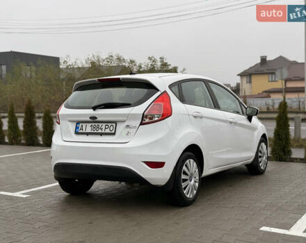 Білий Форд Фієста, об'ємом двигуна 1.6 л та пробігом 117 тис. км за 7900 $, фото 4 на Automoto.ua