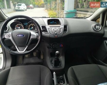 Белый Форд Фиеста, объемом двигателя 1.24 л и пробегом 76 тыс. км за 6499 $, фото 3 на Automoto.ua